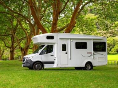 Motorhome (6 berth)