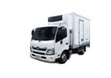 INSULATED BODY, REAR
CONTAINER DOORS, STAINLESS STEEL DECK, 11 - 12 M3. Refrigeration capacity -15 degrees.